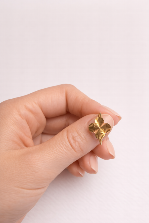 Aurora Clover Ring